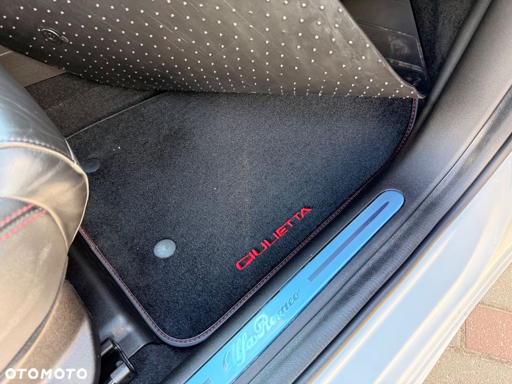 Alfa Romeo Giulietta 1750 TBi Veloce TCT - 26