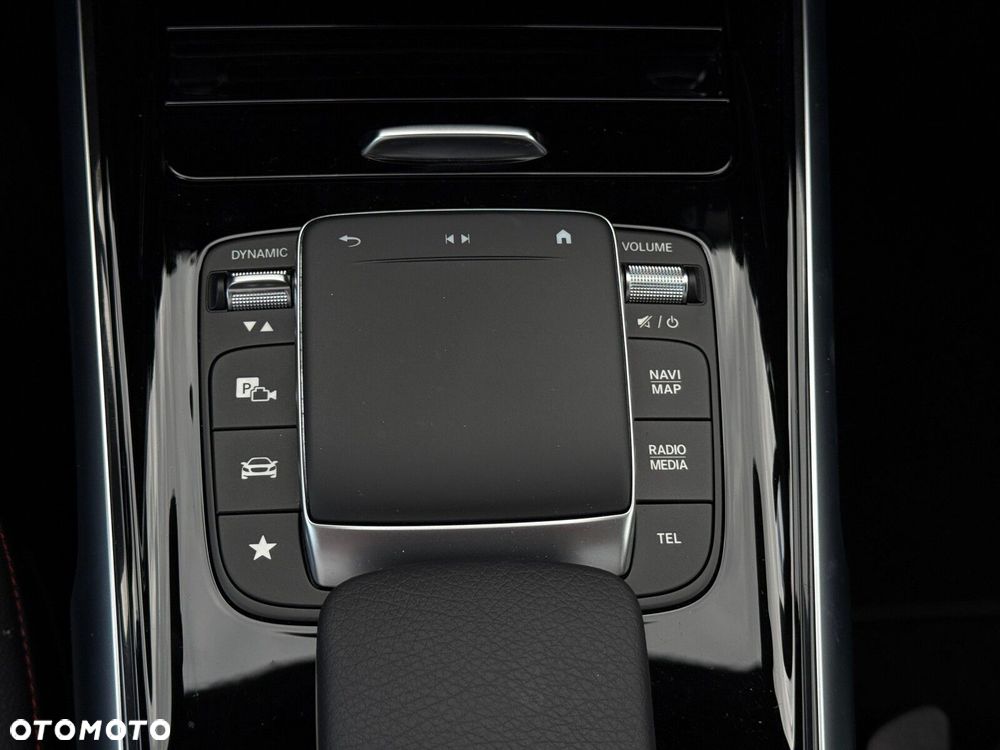 Mercedes-Benz GLB 200 AMG Line 7G-DCT - 22