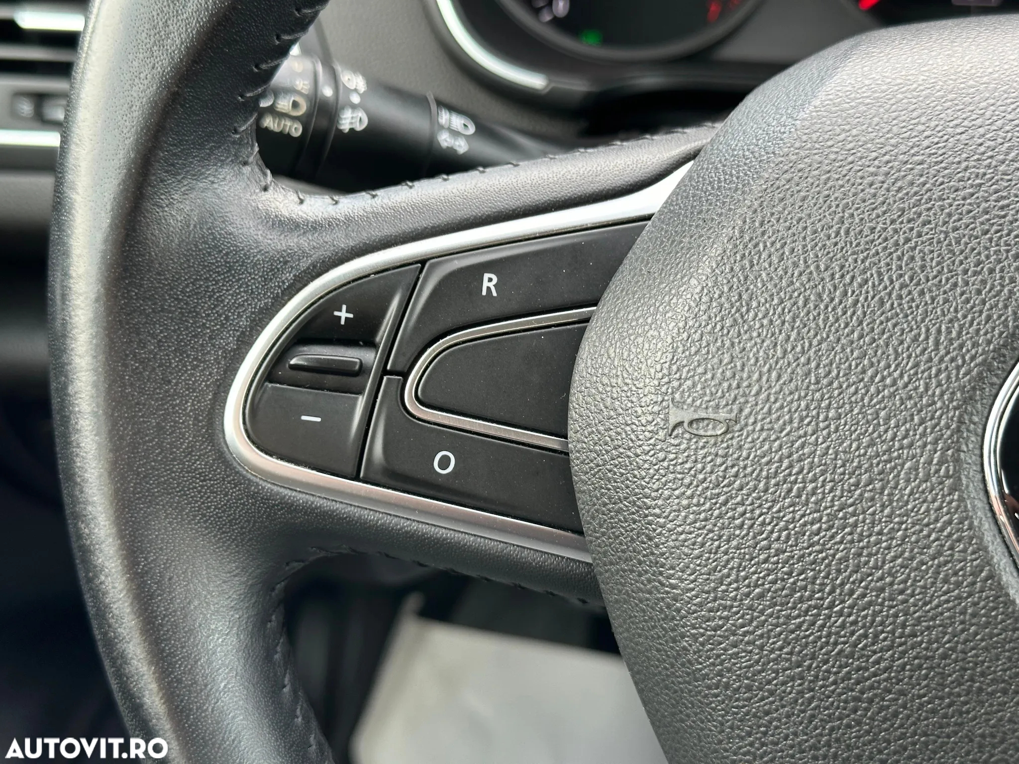 Renault Megane TCe EDC Zen - 23
