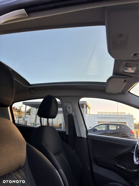 Peugeot 208 1.6 e-HDi Active STT - 8