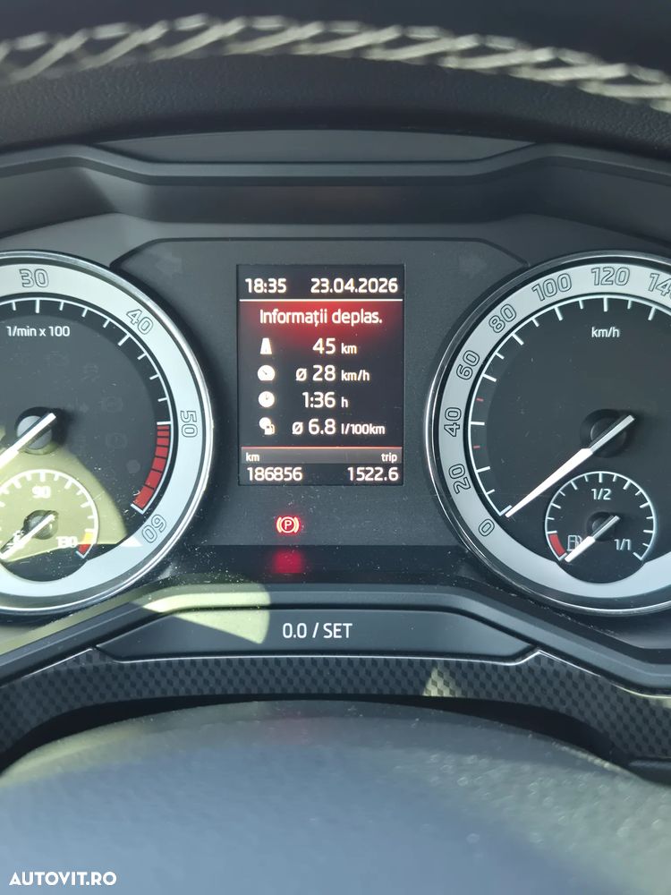Skoda Superb 2.0 TDI DSG Sportline - 8