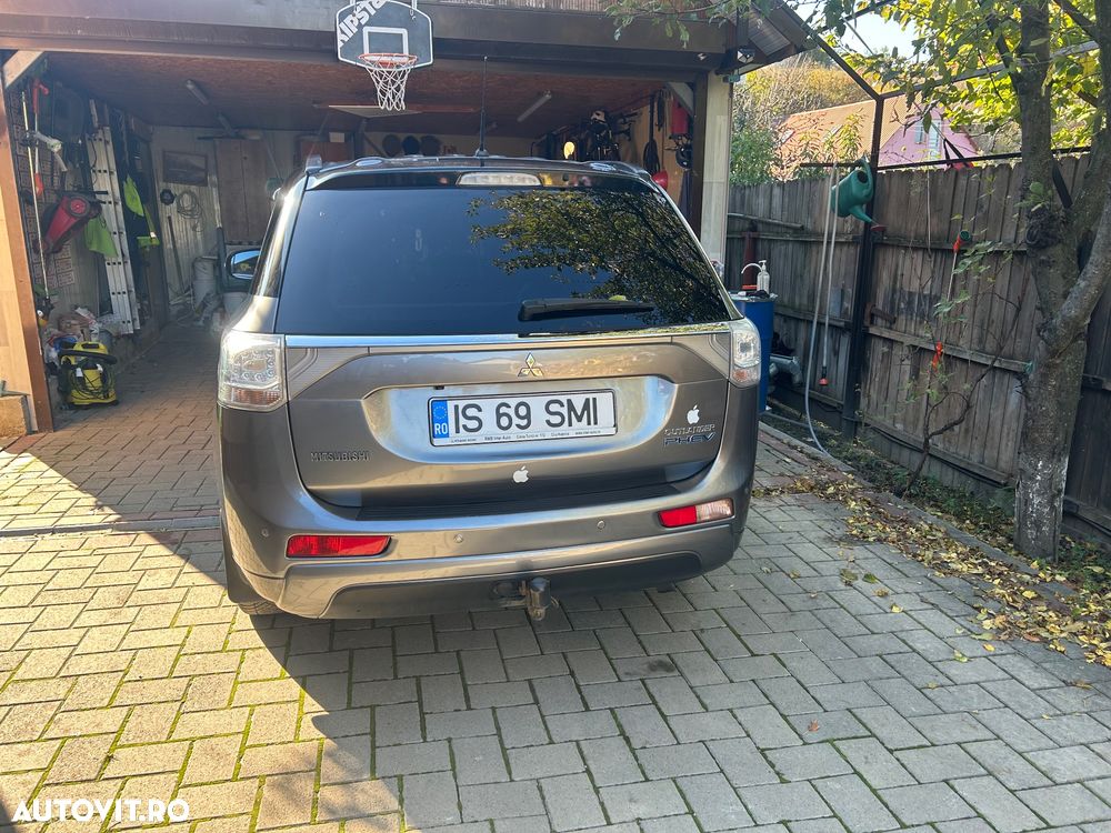 Mitsubishi Outlander - 6