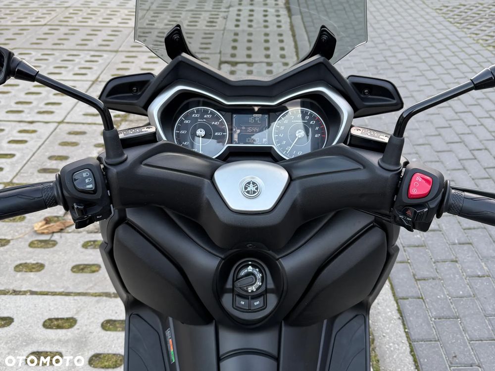 Yamaha X-max - 10