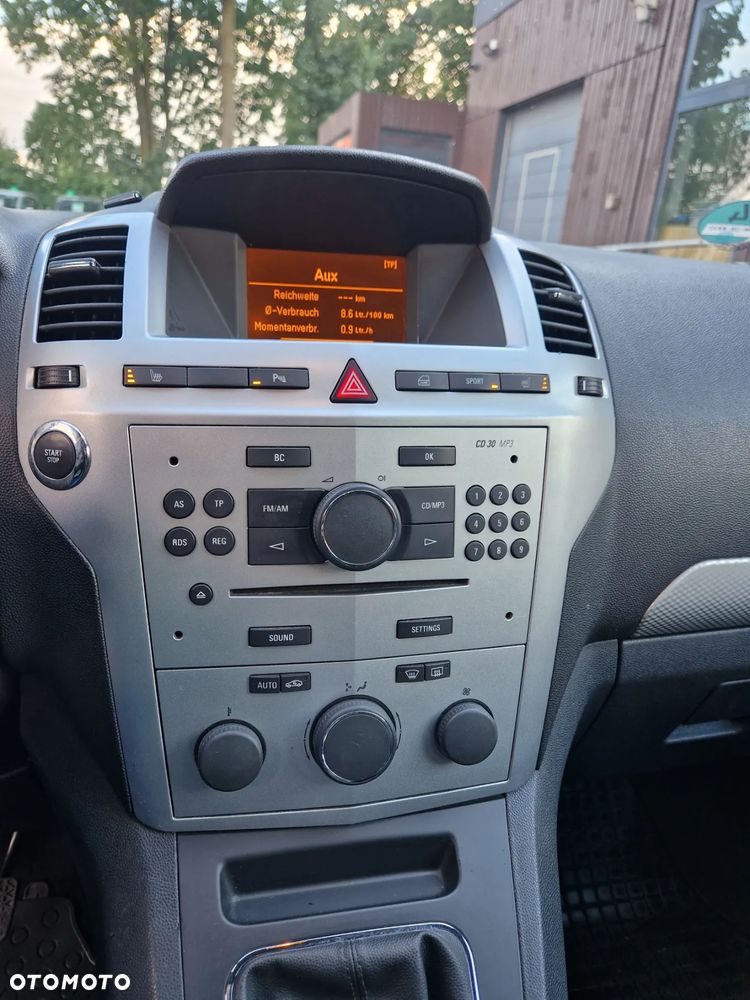 Opel Zafira 1.8 Cosmo - 22