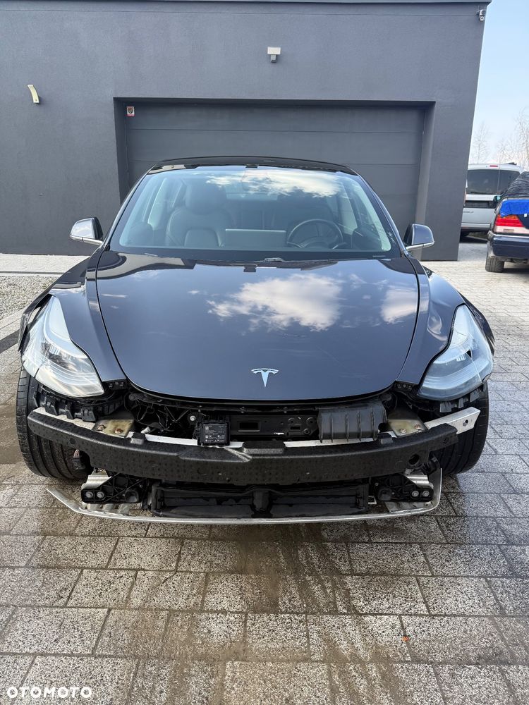 Tesla Model 3 - 2