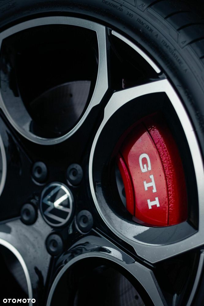 Volkswagen Golf - 26