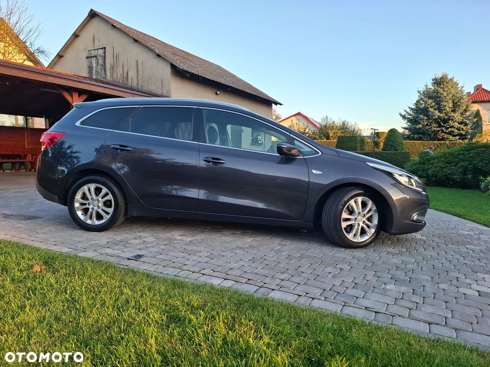 Kia Ceed - 38