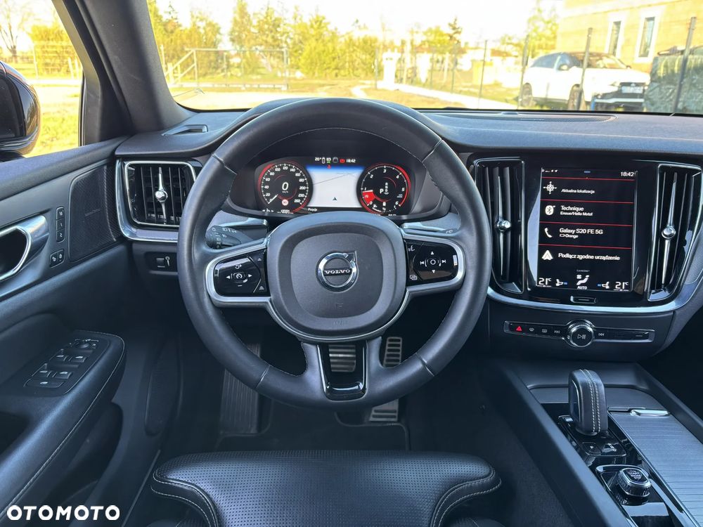 Volvo V60 B4 D R-Design - 20