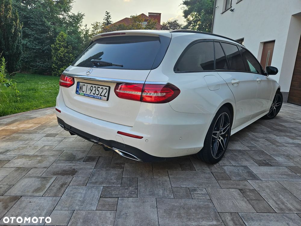 Mercedes-Benz Klasa E 220 d T 9G-TRONIC - 8