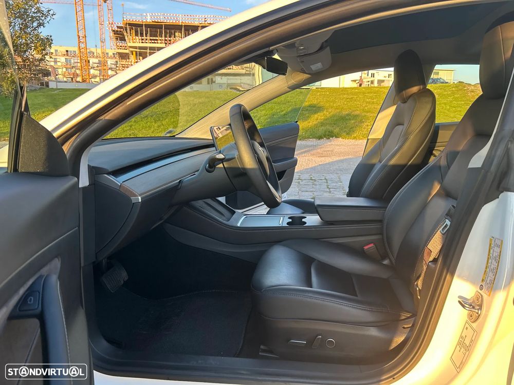 Tesla Model 3 Standard Range Plus RWD - 3