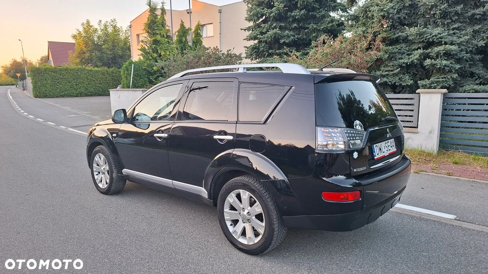 Mitsubishi Outlander - 4