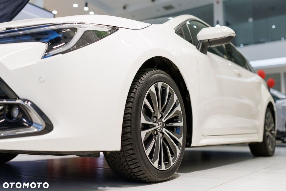 Toyota Corolla 1.8 Hybrid Style - 18