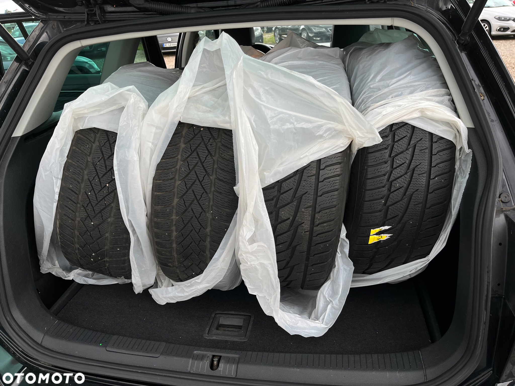 Volkswagen Golf 2.0 BlueTDI DSG Highline - 25
