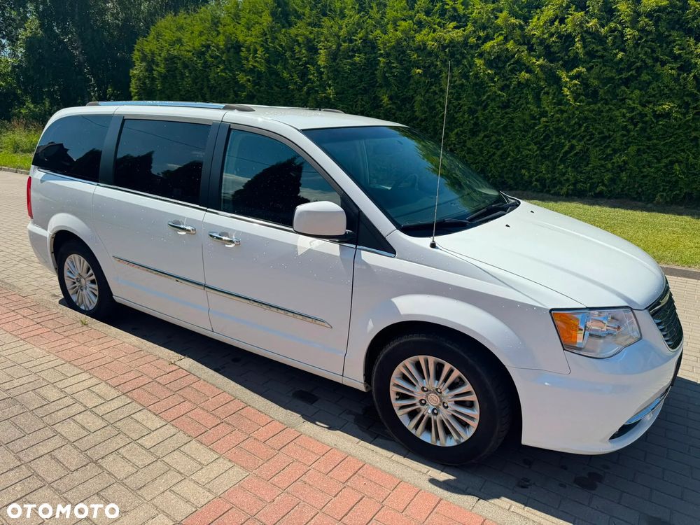 Chrysler Town & Country 3.6 Limited - 5
