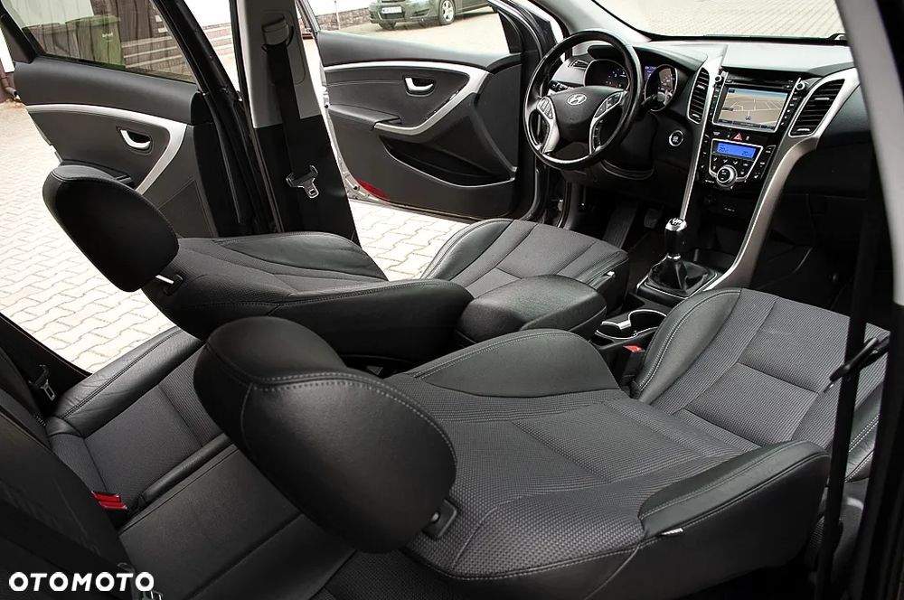 Hyundai i30 1.6 CRDi Premium - 39