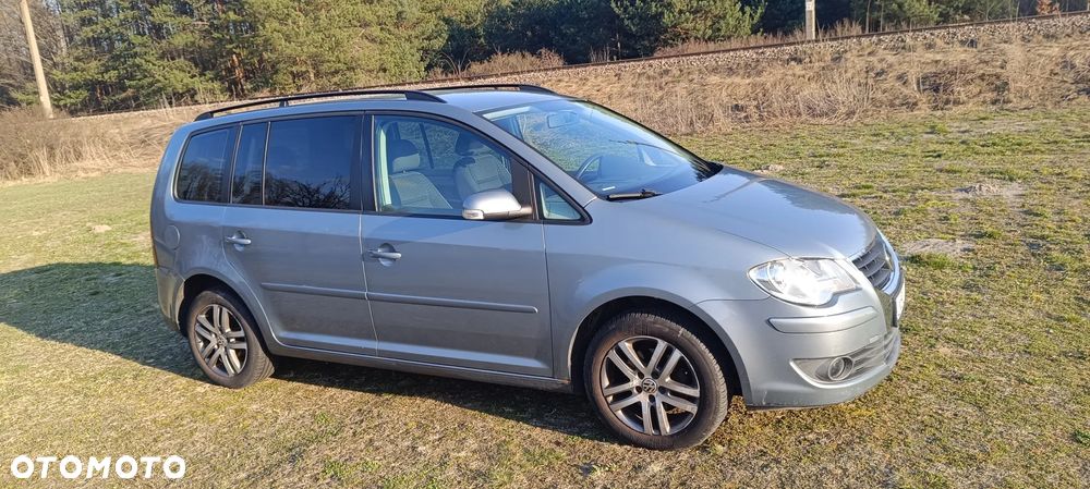 Volkswagen Touran 1.9 TDI DPF Blue Motion Highline - 6