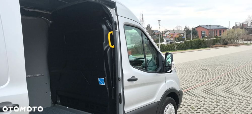 Ford Transit - 13