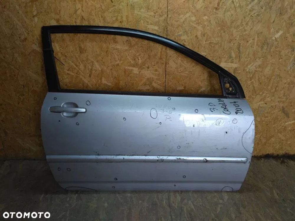TOYOTA COROLLA E12 3D 2002-2007 drzwi prawe PRZÓD PRZEDNIE KOMPLETNE - 1