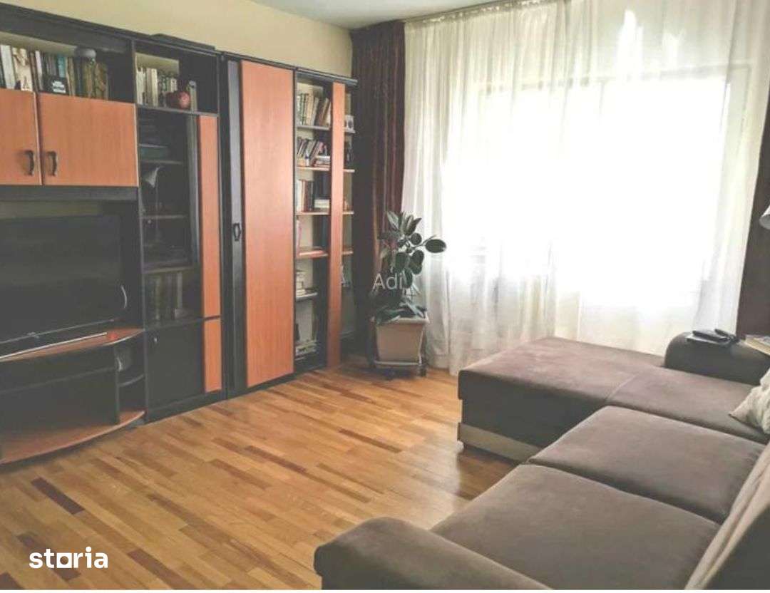 Vând schimb sau închiriez apartament 4 camere în Onești - Imagine principală: 5/8