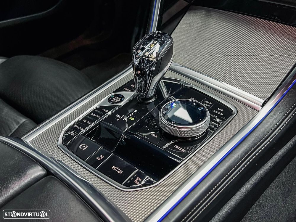 BMW 840 d xDrive Pack M - 37