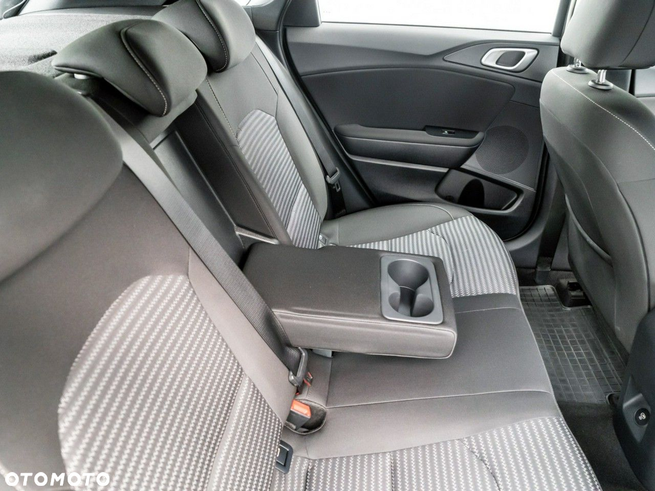 Kia Ceed 1.5 T-GDI M - 27