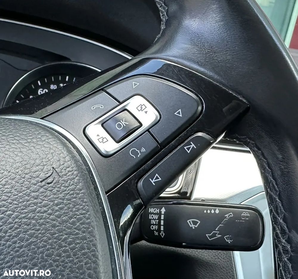 Volkswagen Passat - 35