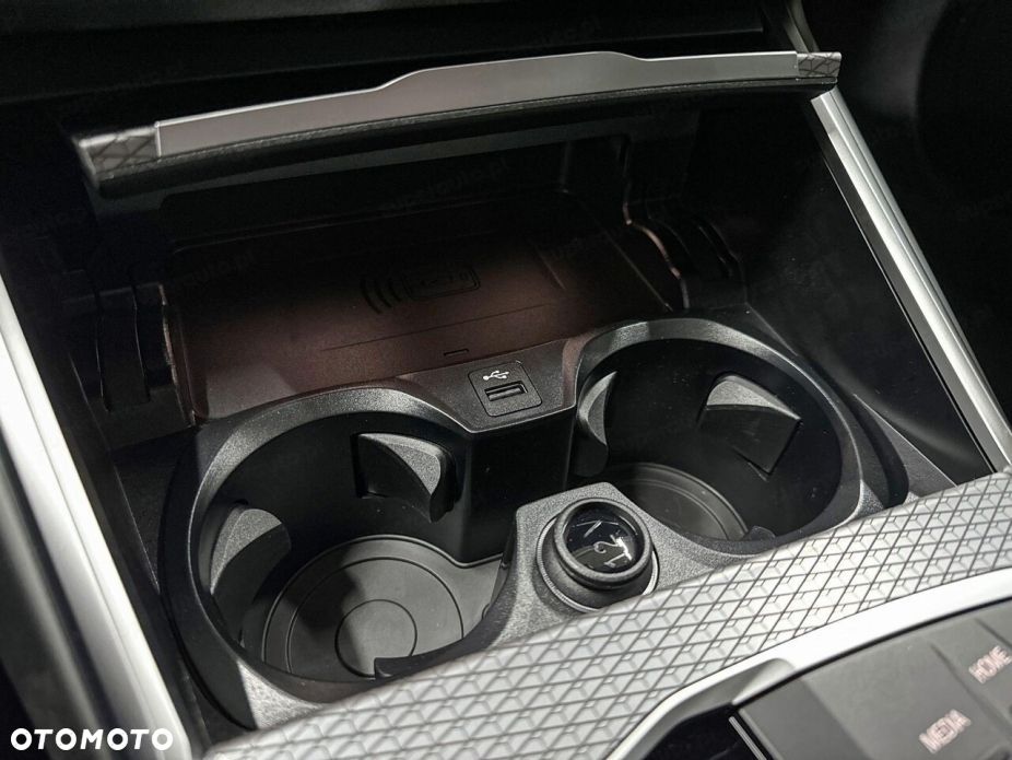 BMW Seria 3 330i xDrive M Sport sport - 12