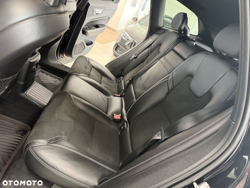 Volvo XC 60 T6 AWD Plug-In Hybrid R-Design - 31