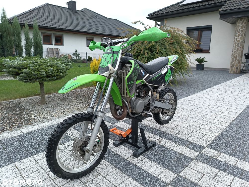 Kawasaki KX - 8