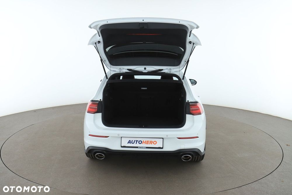 Volkswagen Golf - 26