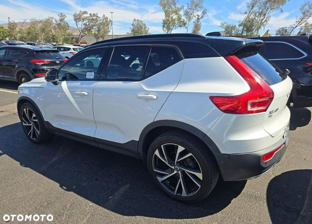 Volvo XC 40 T5 AWD R-Design - 5