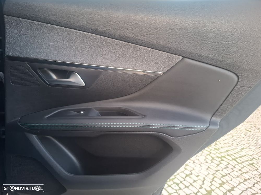 Peugeot 3008 1.6 Hybrid Allure e-EAT8 - 35