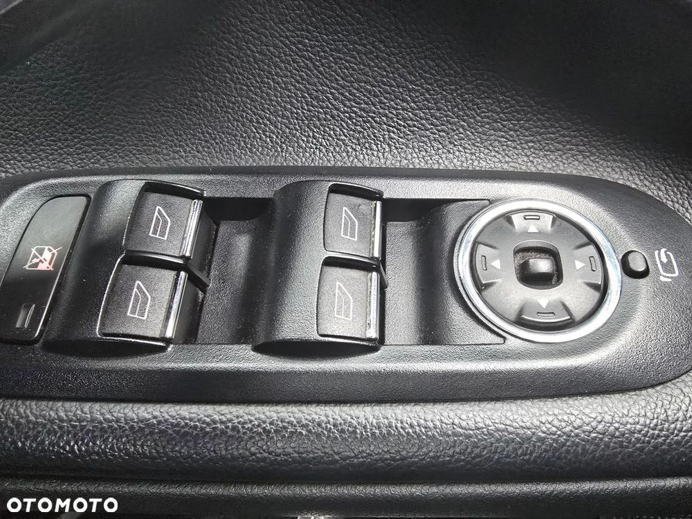 Ford Mondeo 2.5 Titanium X - 16