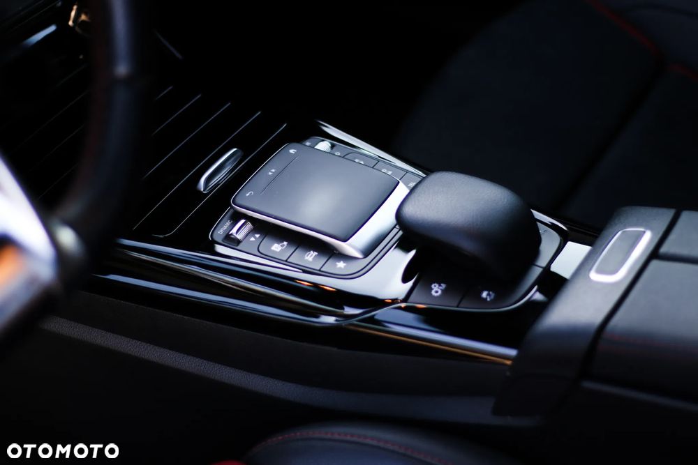 Mercedes-Benz Klasa A 35 AMG 4-Matic 7G-DCT - 9