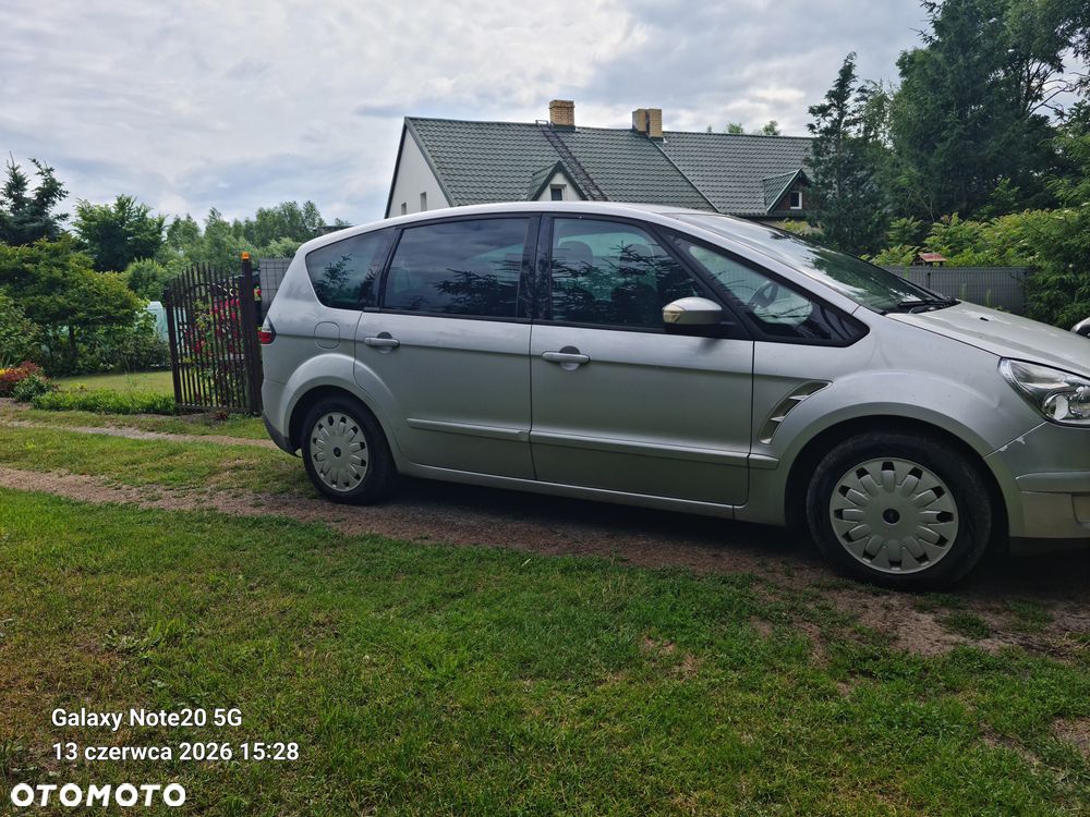 Ford S-Max - 17