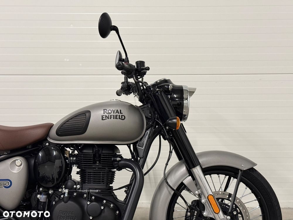 Royal Enfield Classic - 11