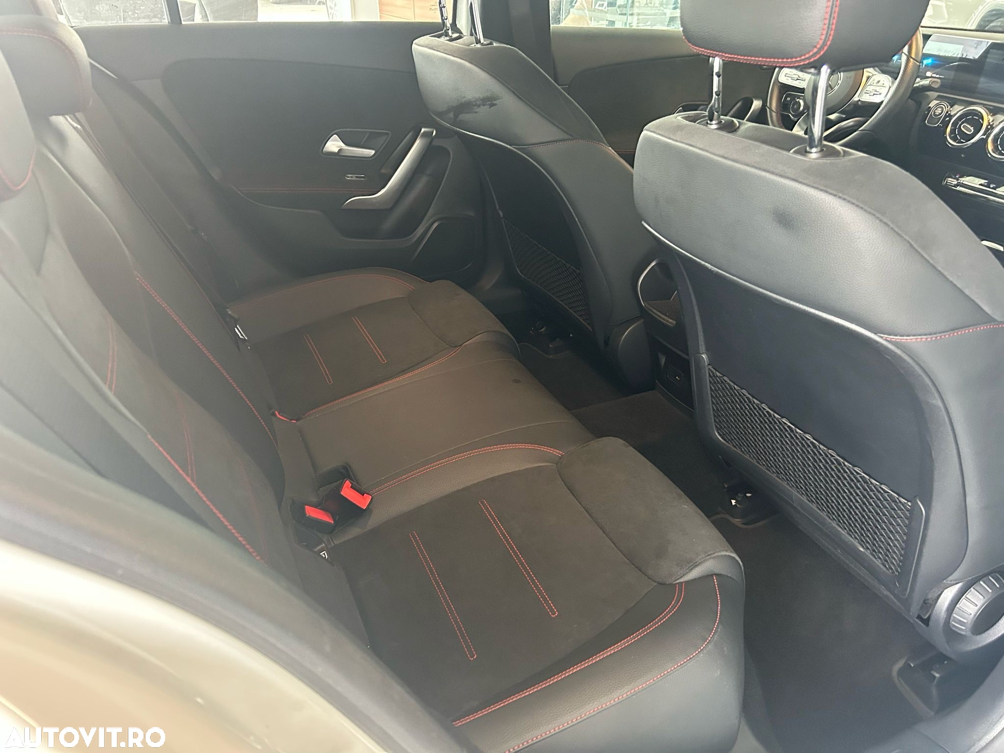 Mercedes-Benz A 250 e 8G-DCT AMG Line - 13
