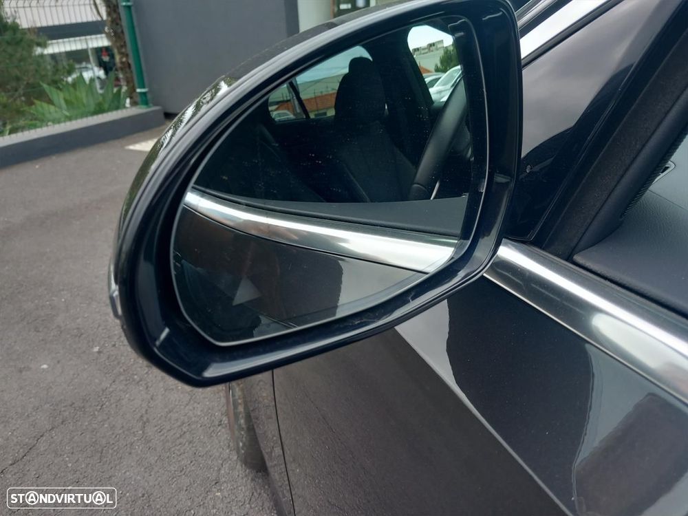 Mercedes-Benz E 220 d Avantgarde - 18