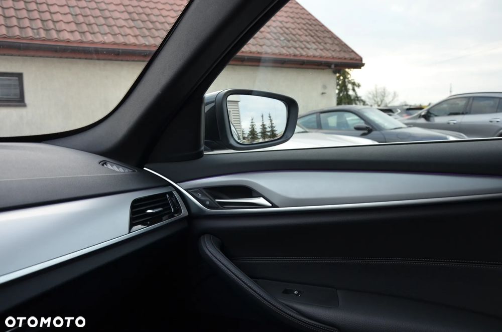 BMW Seria 5 520e Luxury Line - 26