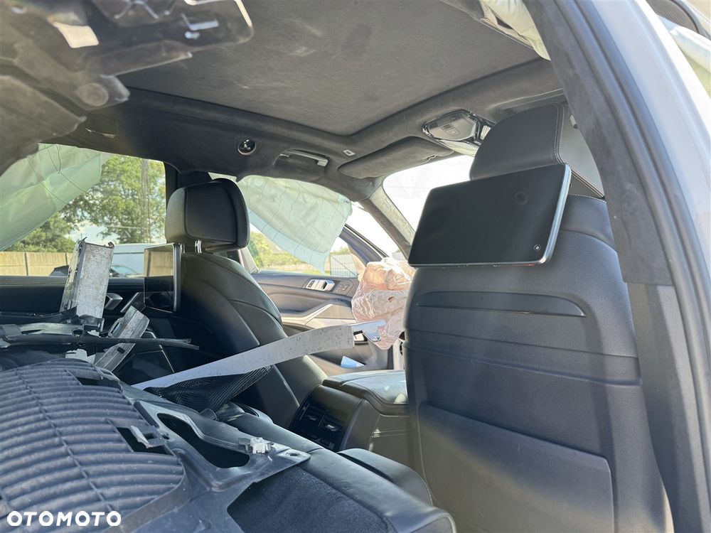 BMW X5 M50i - 25