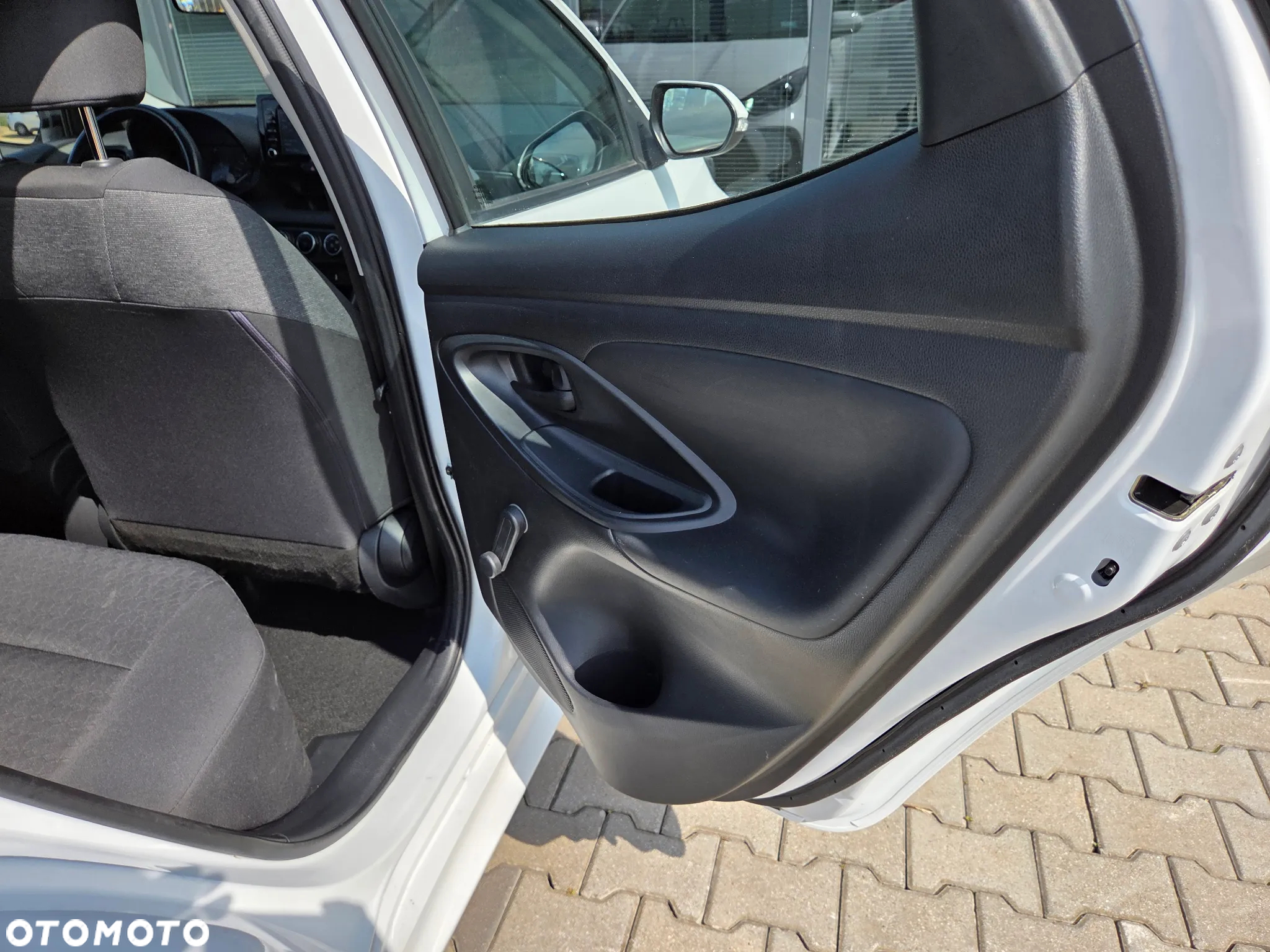 Toyota Yaris 1.0 Comfort - 27