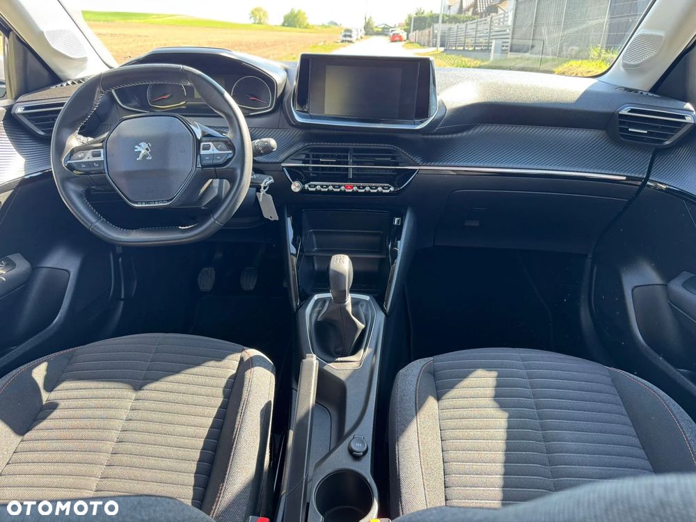 Peugeot 208 - 5