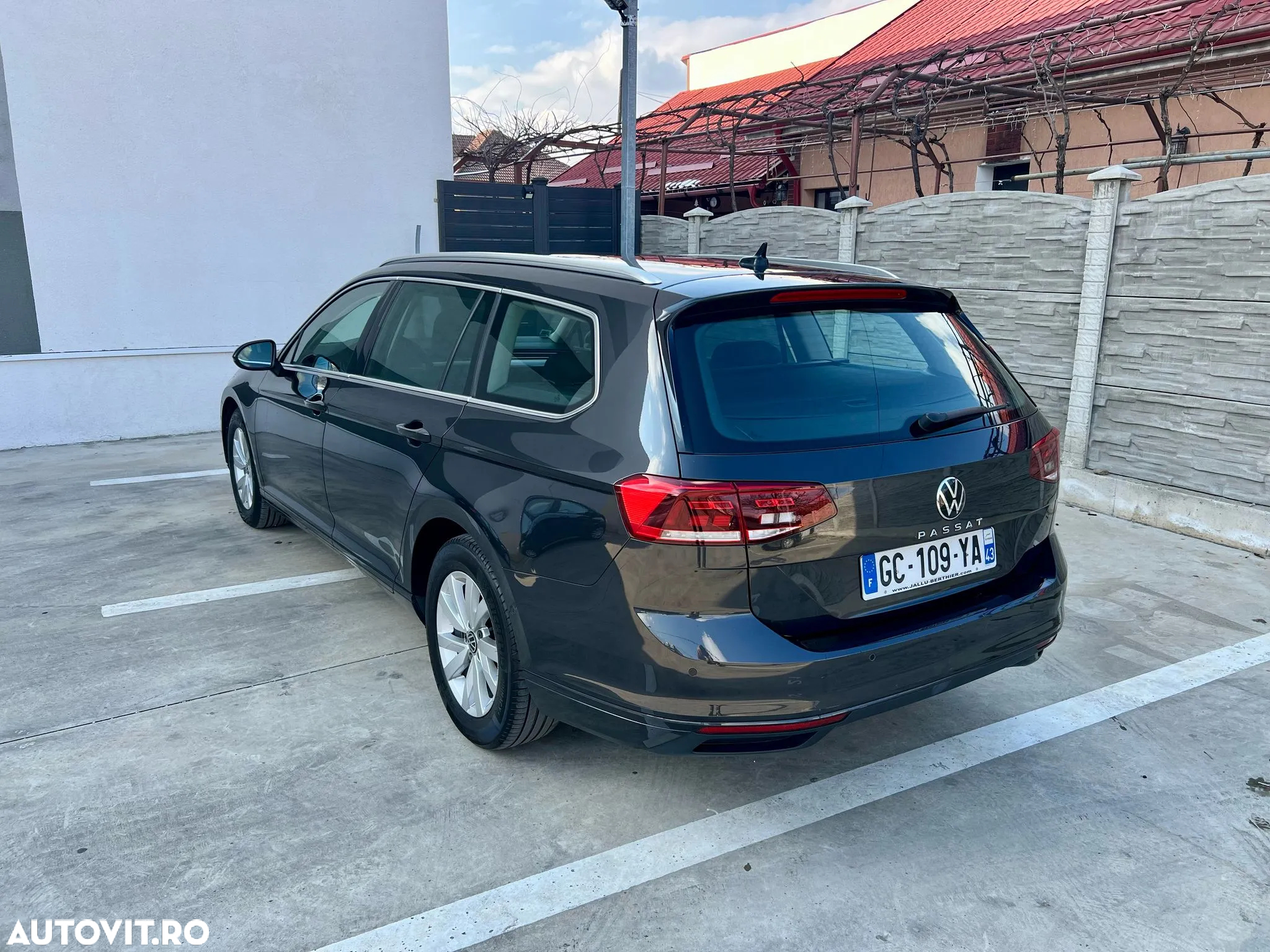 Volkswagen Passat Variant 2.0 TDI SCR DSG Business - 8