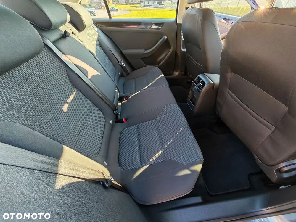 Volkswagen Jetta 1.2 TSI BlueMotion Technology Comfortline - 19