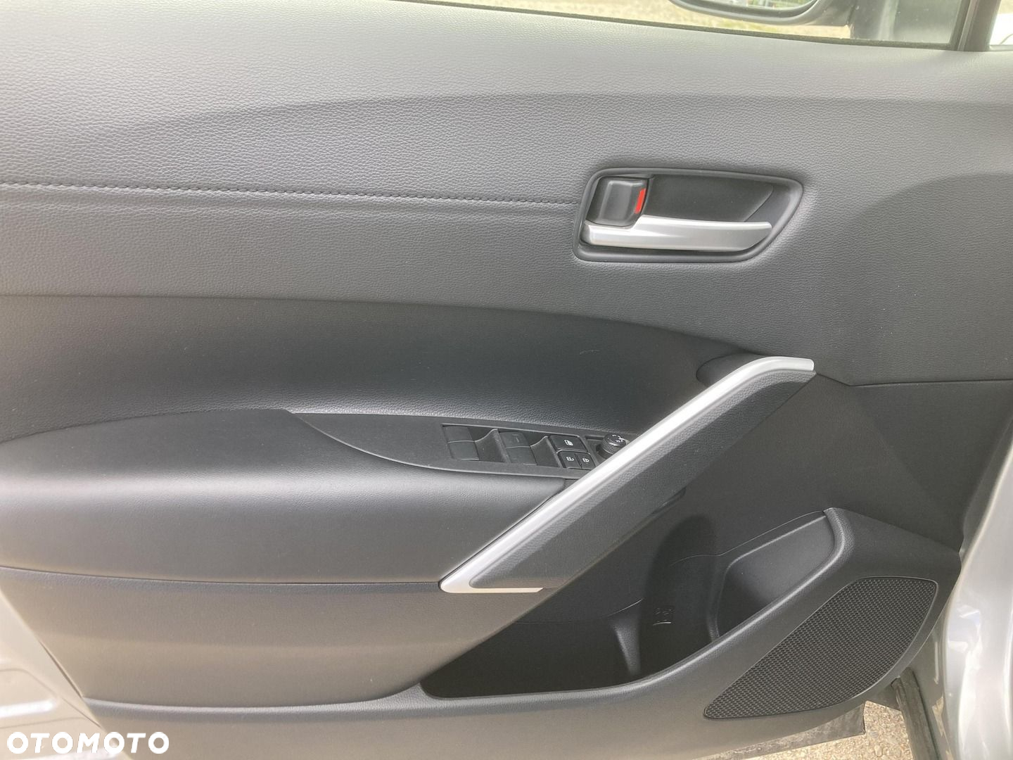 Toyota Corolla Cross 2.0 Hybrid Comfort - 18