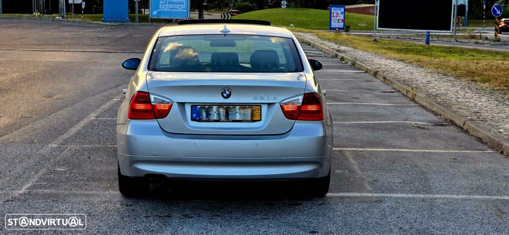 BMW 320 d Exclusive - 4
