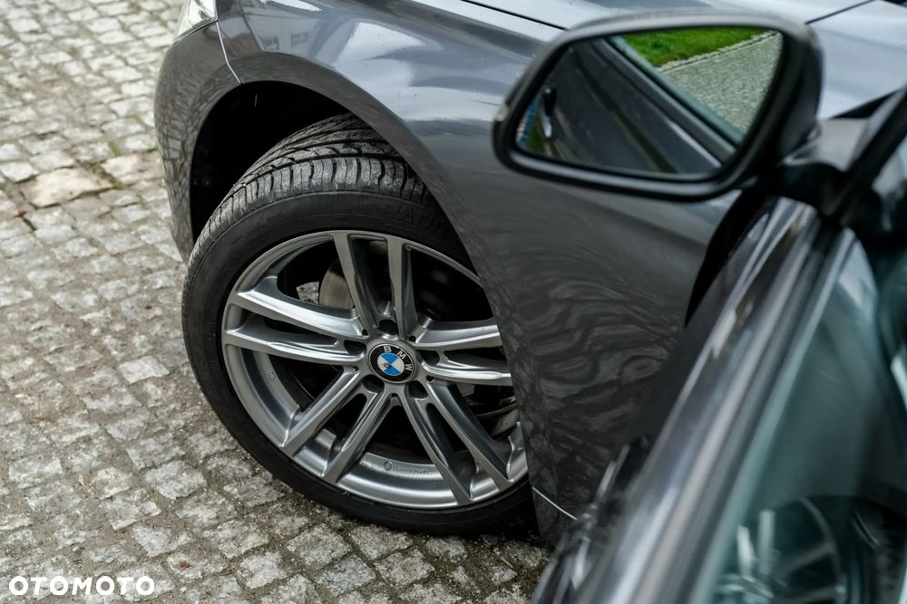 BMW Seria 3 318d Luxury Line - 31