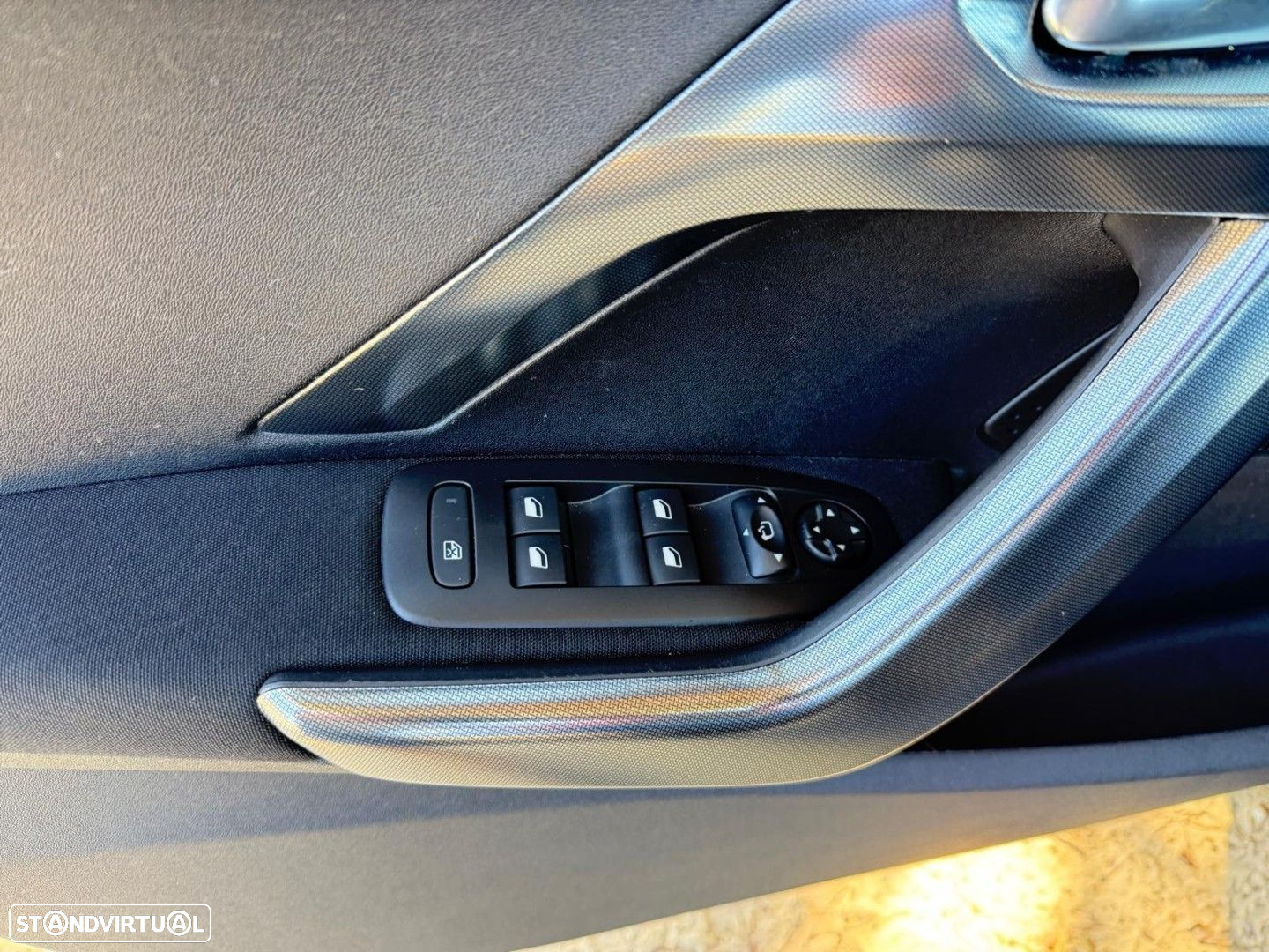 Peugeot 2008 1.2 PureTech Allure - 34