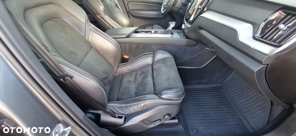 Volvo XC 60 D4 R-Design - 26
