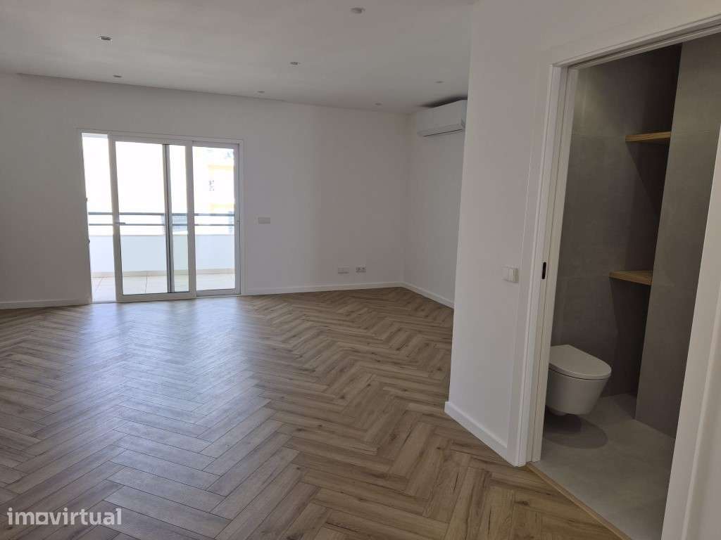Excelente Apartamento T2 em Quarteira com Acabamentos de Luxo - Opo... - Grande imagem: 3/18